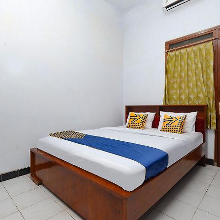 Oyo 2240 Simpang Tujuh Residence Kudus Екстер'єр фото