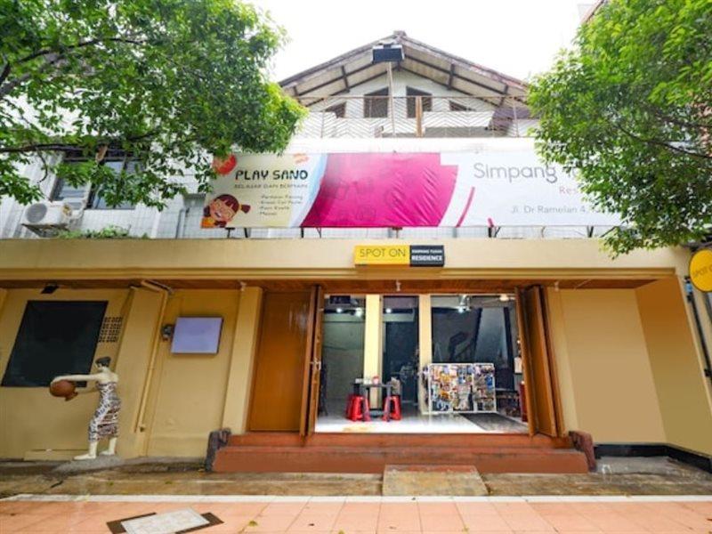 Oyo 2240 Simpang Tujuh Residence Kudus Екстер'єр фото