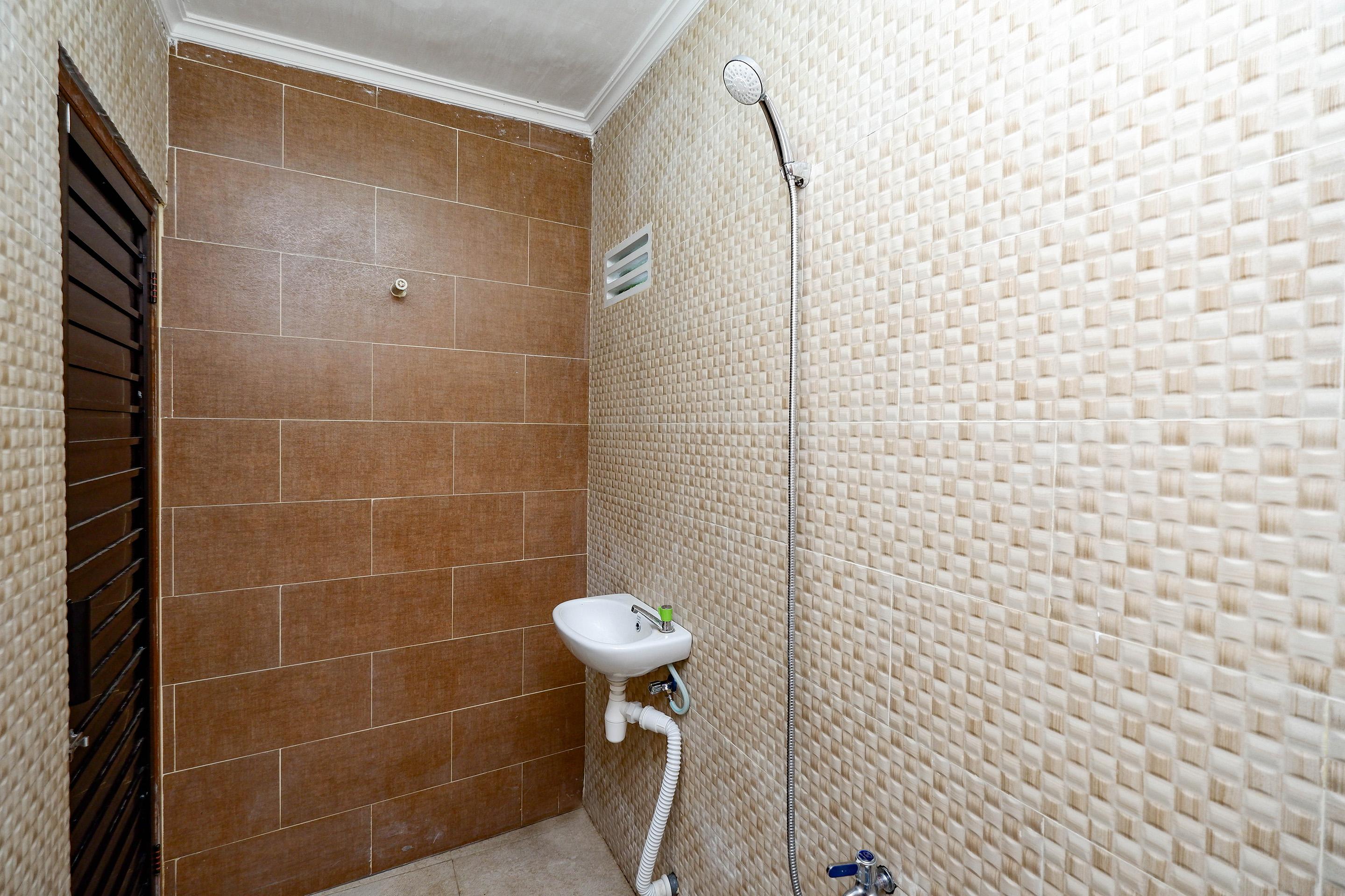 Oyo 2240 Simpang Tujuh Residence Kudus Екстер'єр фото