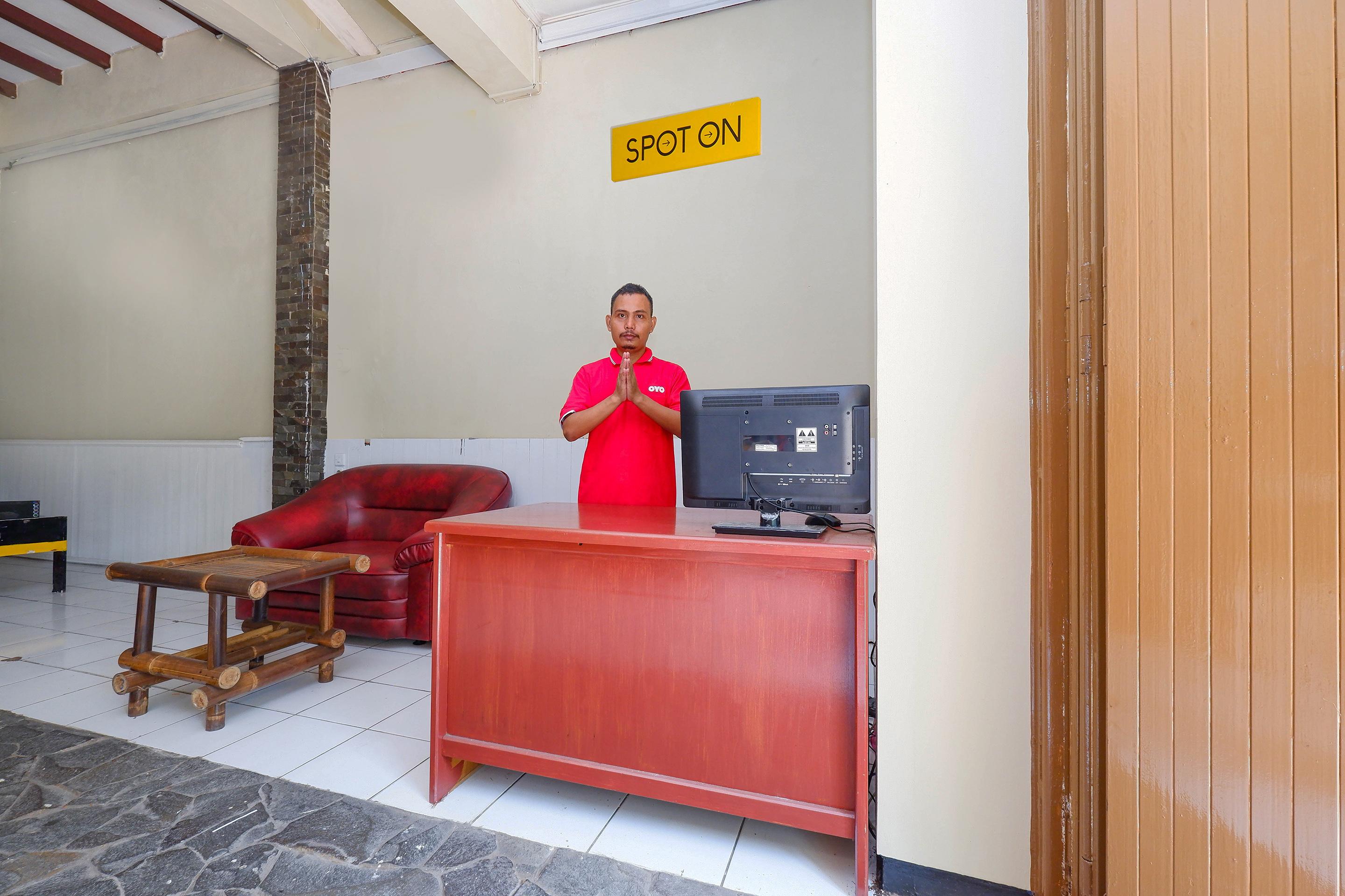 Oyo 2240 Simpang Tujuh Residence Kudus Екстер'єр фото