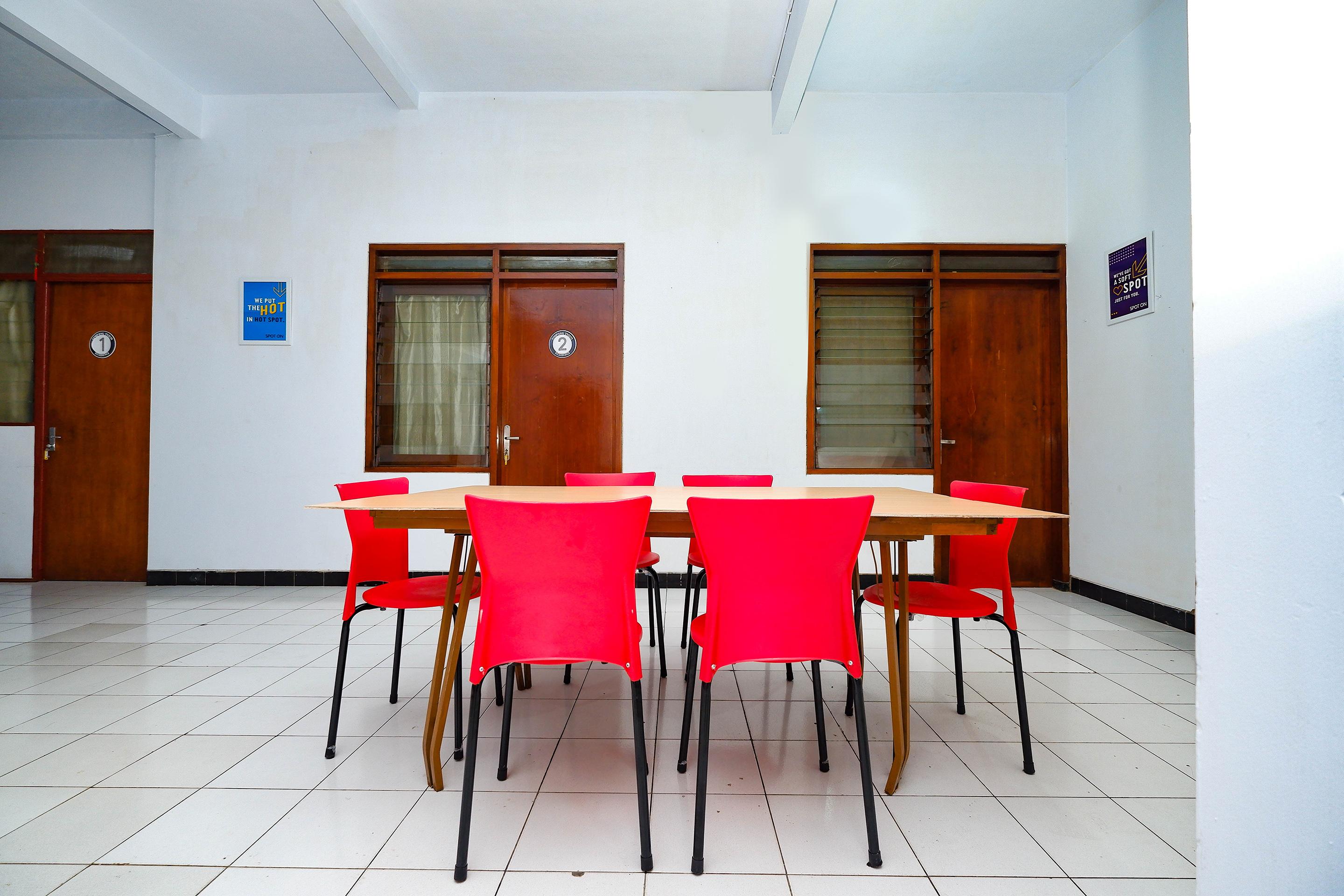 Oyo 2240 Simpang Tujuh Residence Kudus Екстер'єр фото