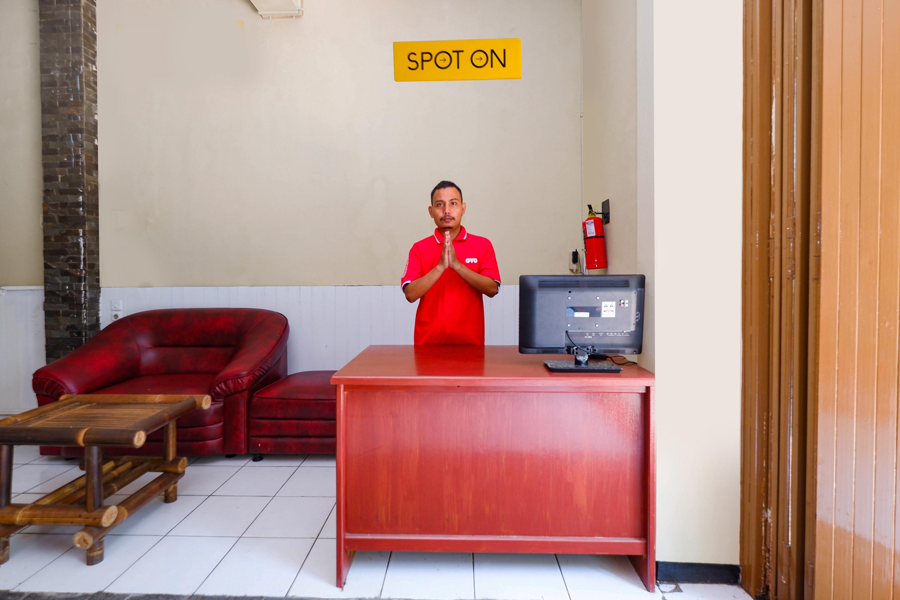 Oyo 2240 Simpang Tujuh Residence Kudus Екстер'єр фото